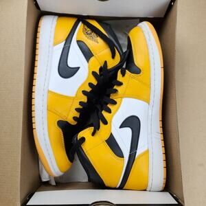 Air Jordan 1 Retro Mid OG Men's Size 10.5 Taxi Black White 554724-701 2022